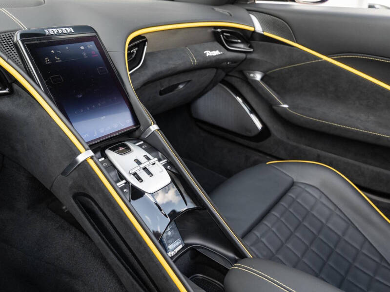 2025 Ferrari Roma Spider