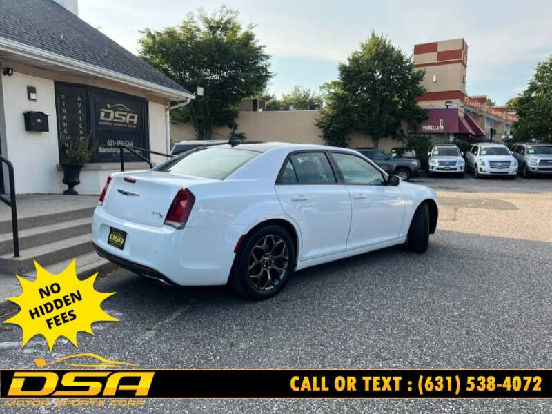 2016 Chrysler 300