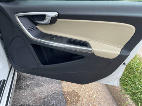 2017 Volvo V60 Cross Country T5 Premier