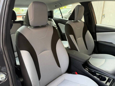 2019 Toyota Prius LE