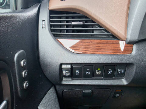 2017 Toyota Sienna Limited Premium 7-Passenger