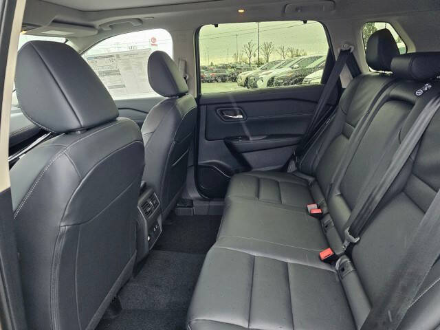 2025 Nissan Rogue SL