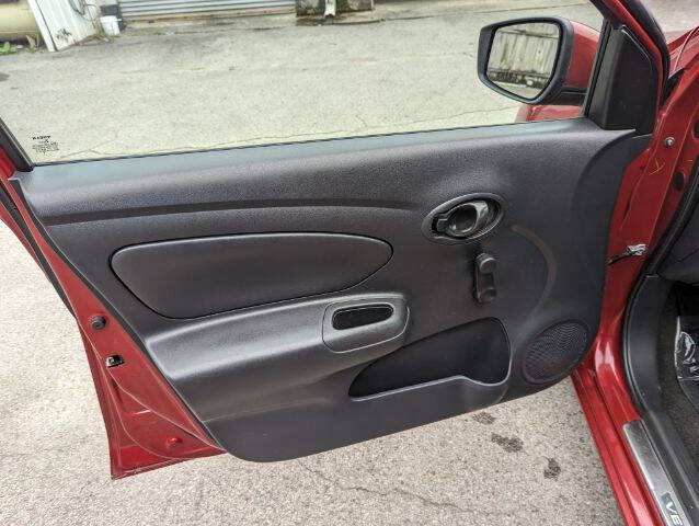 2017 Nissan Versa 1.6 S Plus