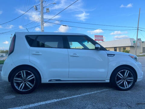 2016 Kia Soul +