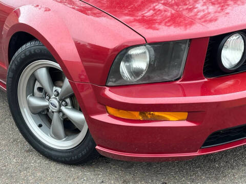 2006 Ford Mustang GT Deluxe