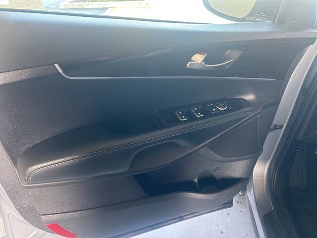 2019 Kia Sorento S V6