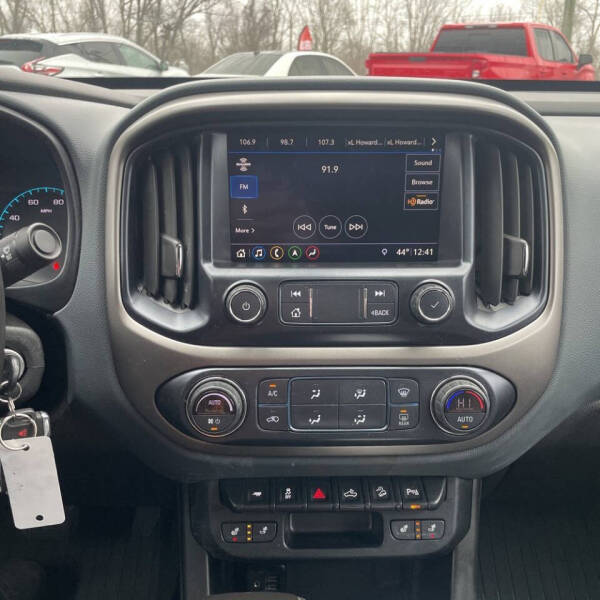 2019 Chevrolet Colorado null photo 14