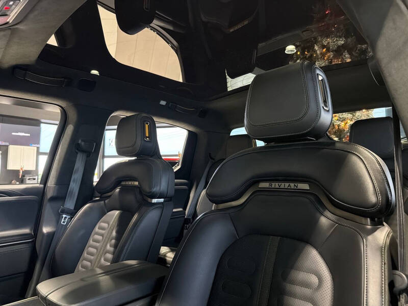 2024 Rivian R1T Adventure