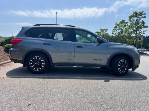 2020 Nissan Pathfinder SV