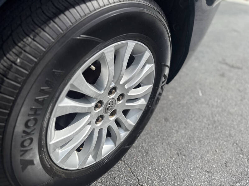 2012 Toyota Sienna XLE 8-Passenger
