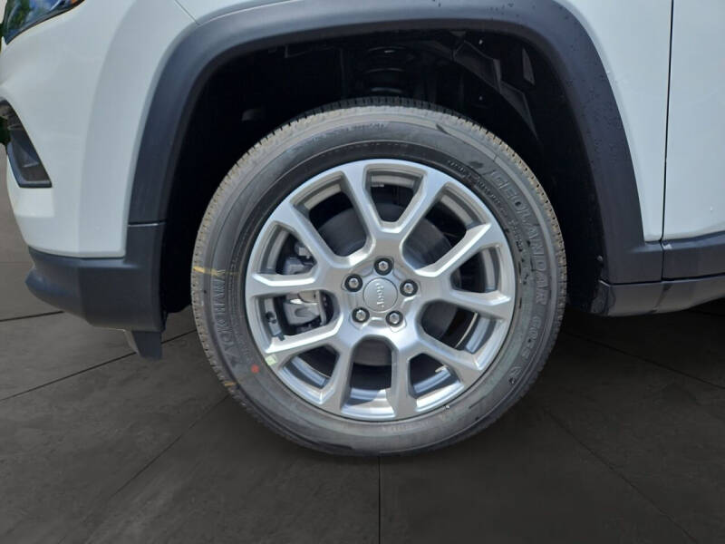 2024 Jeep Compass Latitude Lux