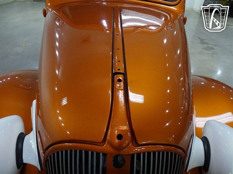 1937 Plymouth P4