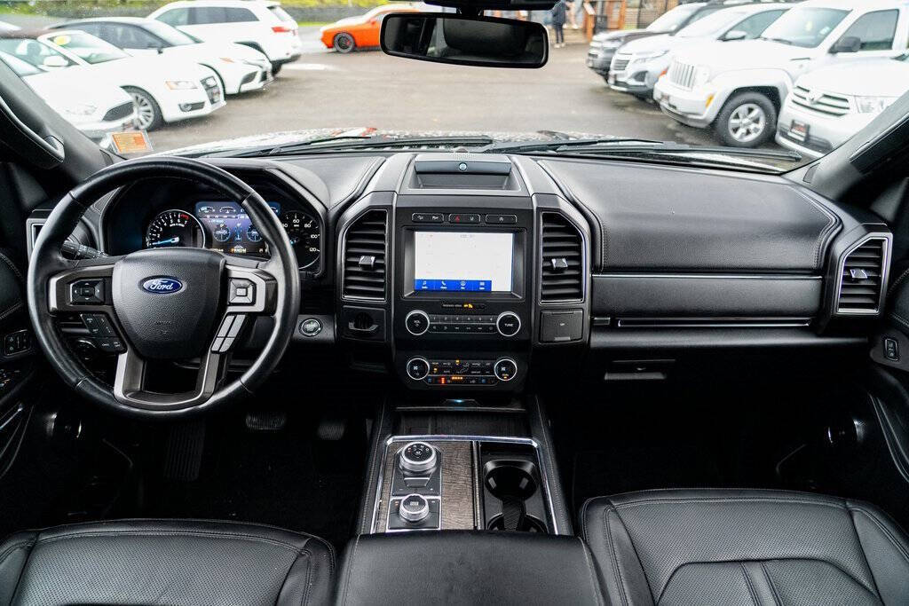 2021 Ford Expedition MAX for sale at Auto Destination in Puyallup, WA