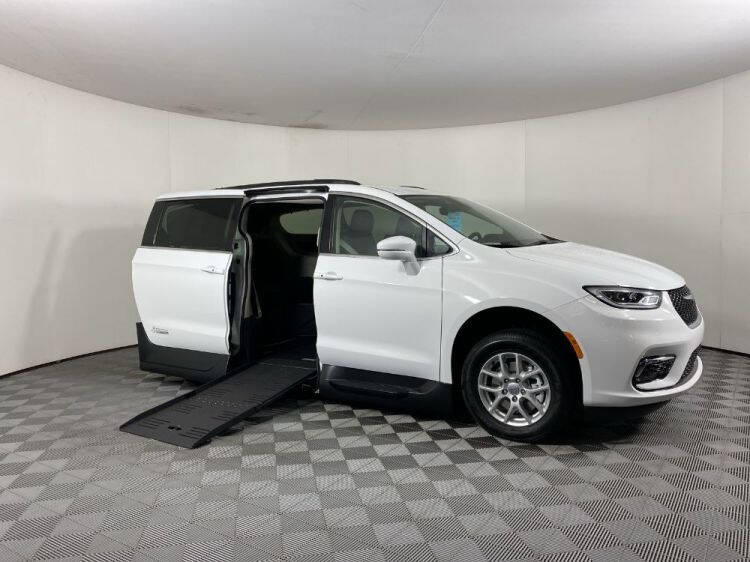 New 2022 Chrysler Pacifica For Sale In Oakwood, GA