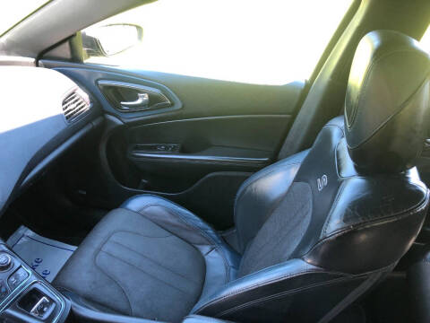 2015 Chrysler 200 S