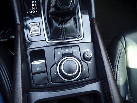 2017 Mazda MAZDA3 Touring