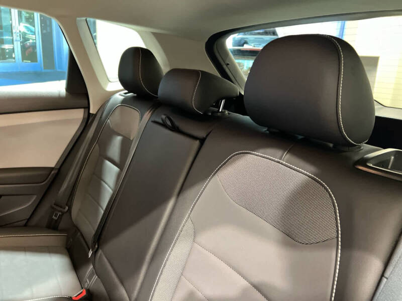 2023 Volkswagen Taos SE 4Motion