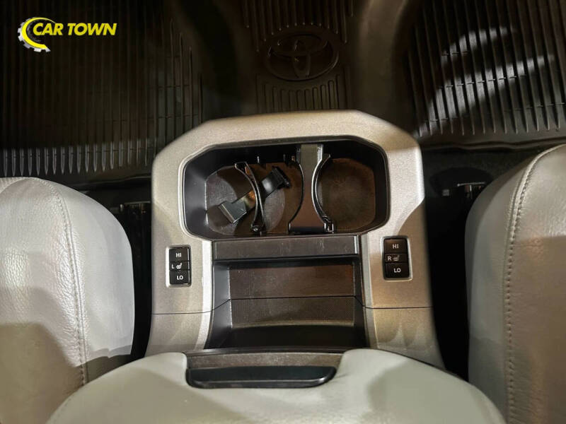 2017 Toyota Sequoia Platinum