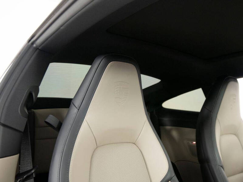 2025 Porsche 911 Carrera