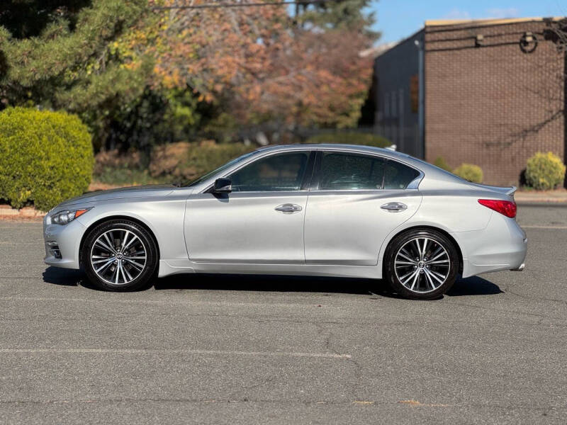 2014 INFINITI Q50 Premium photo 5