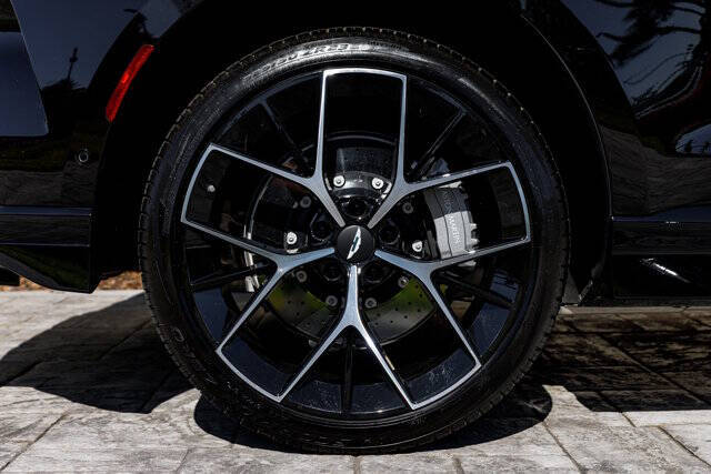 2025 Aston Martin DBX 707