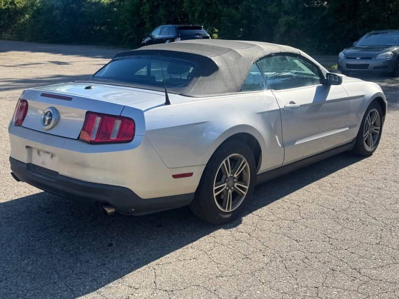 2012 Ford Mustang V6