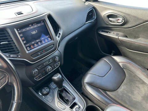 2020 Jeep Cherokee Trailhawk