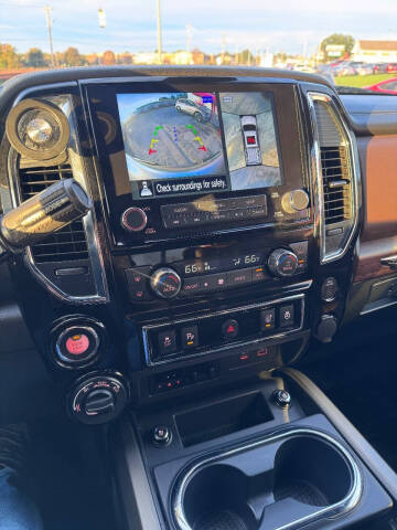 2023 Nissan Titan Platinum Reserve