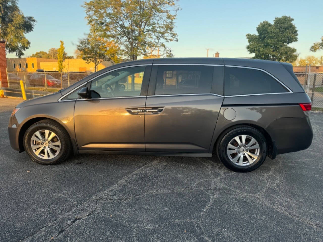 2015 Honda Odyssey for sale at Ideal Cars LLC in Skokie, IL