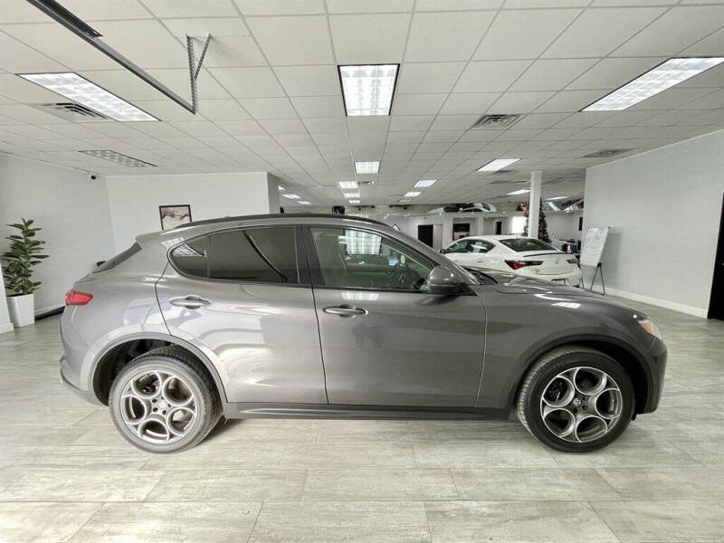 2018 Alfa Romeo Stelvio Sport