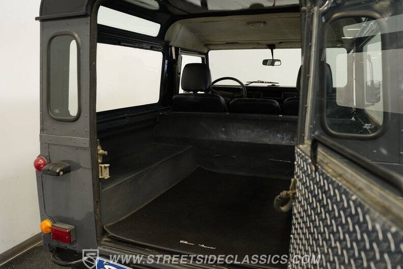 1987 Land Rover Defender