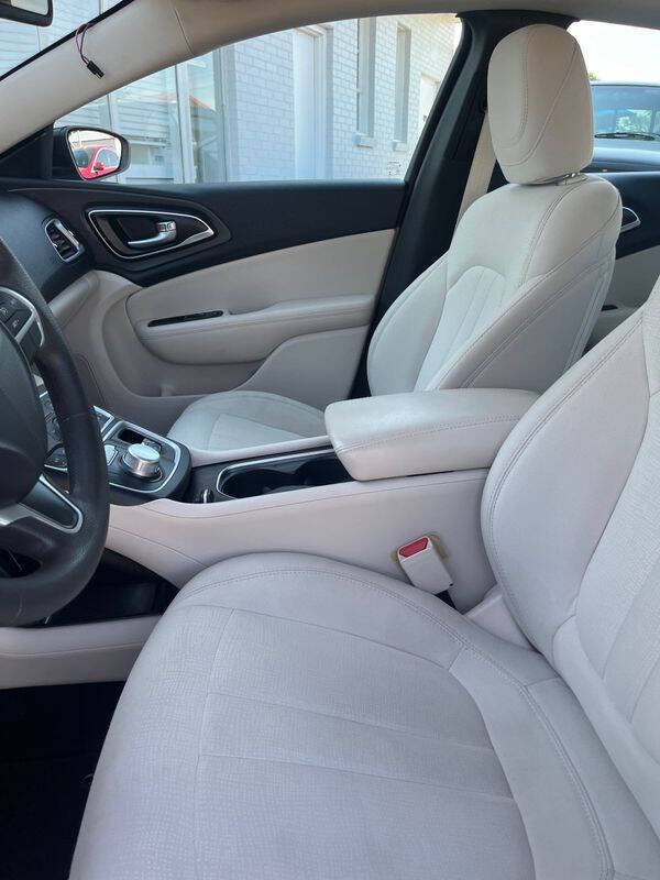 2016 Chrysler 200