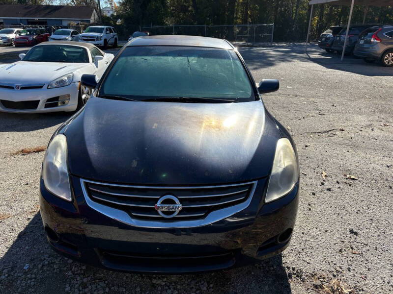 2011 Nissan Altima S photo 2