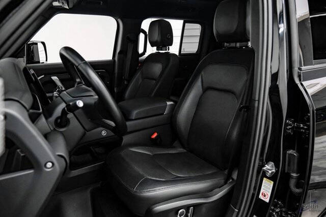 2024 Land Rover Defender 130 P400 X-Dynamic SE