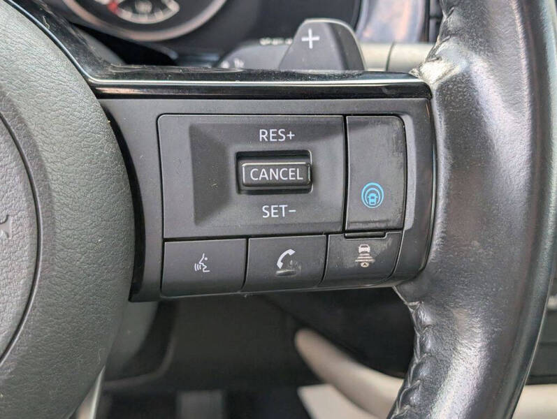 2022 Nissan Pathfinder SV