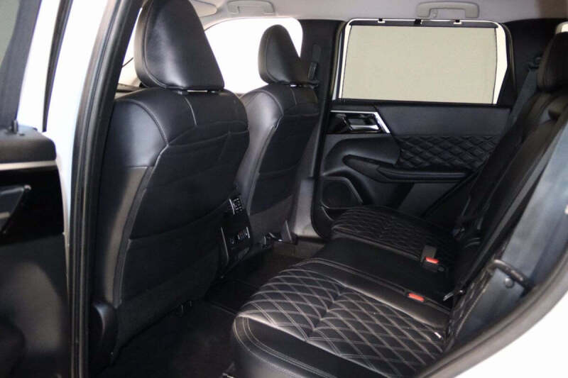 2024 Mitsubishi Outlander PHEV SEL
