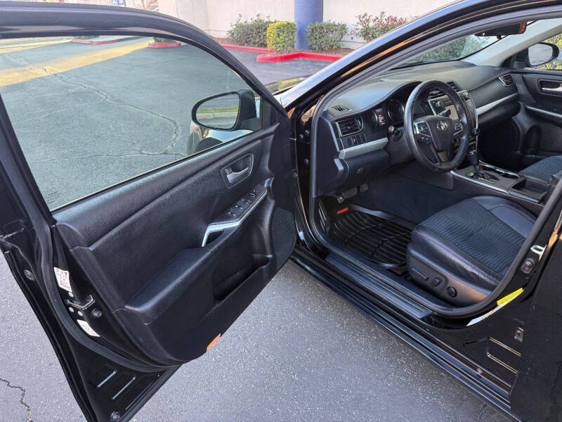 2015 Toyota Camry SE