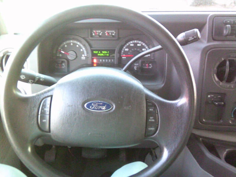 2013 Ford E-Series E-350 SD