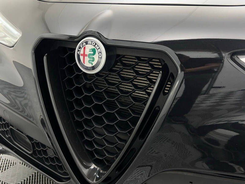 2022 Alfa Romeo Stelvio Veloce