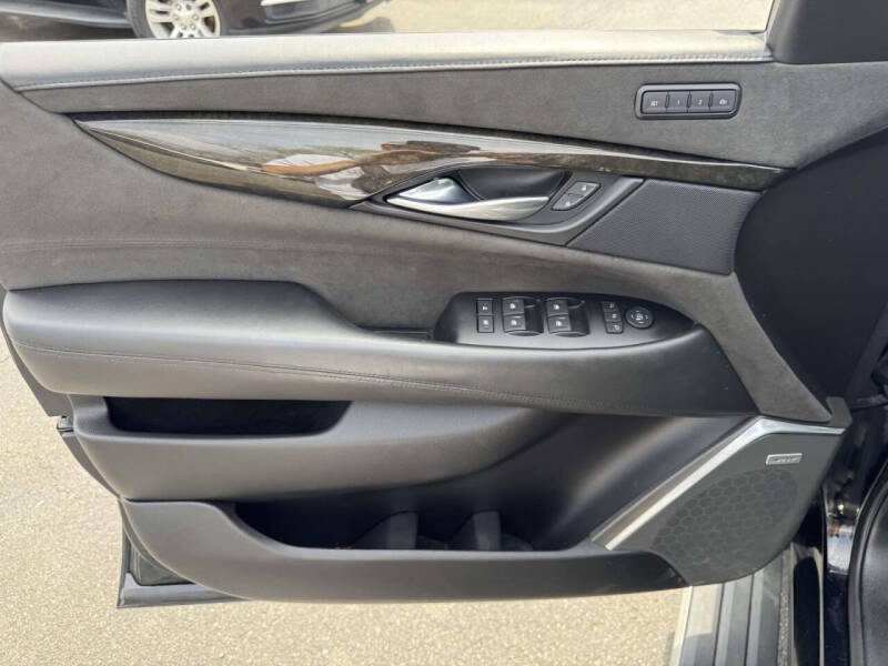 2019 Cadillac Escalade Platinum