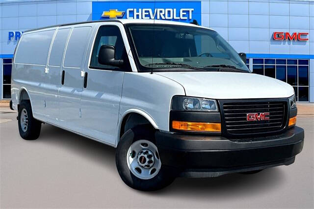 2025 GMC Savana 3500