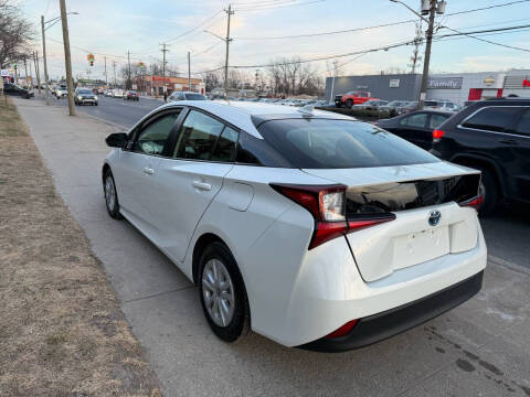 2019 Toyota Prius L Eco