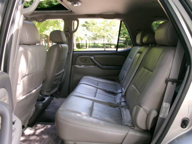 2003 Toyota Sequoia SR5