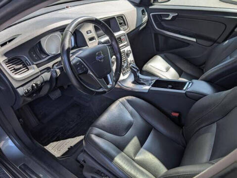 2018 Volvo V60 Cross Country T5 Premier