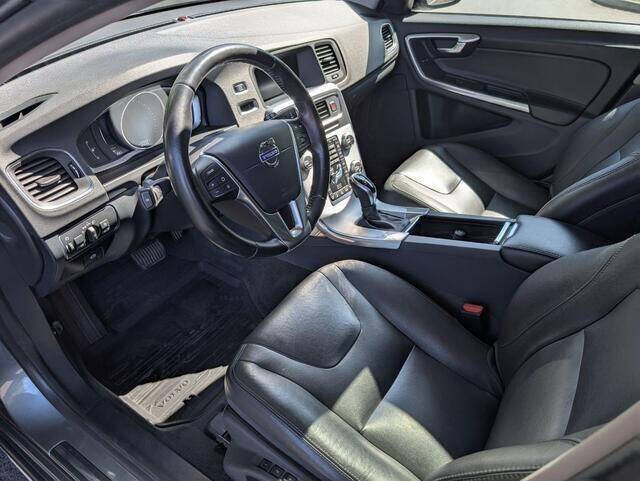 2018 Volvo V60 Cross Country T5 Premier