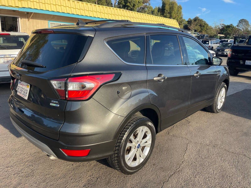 2018 Ford Escape SEL photo 6