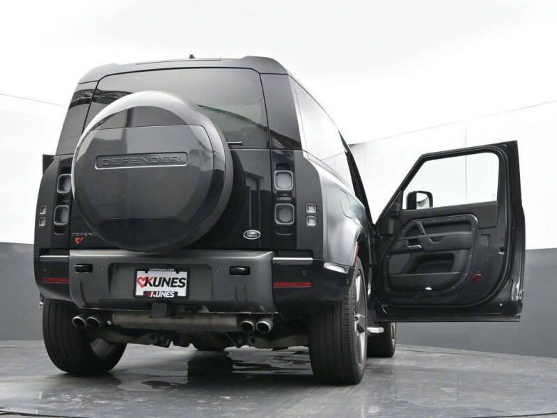 2023 Land Rover Defender 90 V8