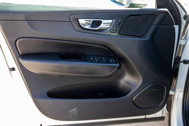 2019 Volvo XC60 T5 R-Design