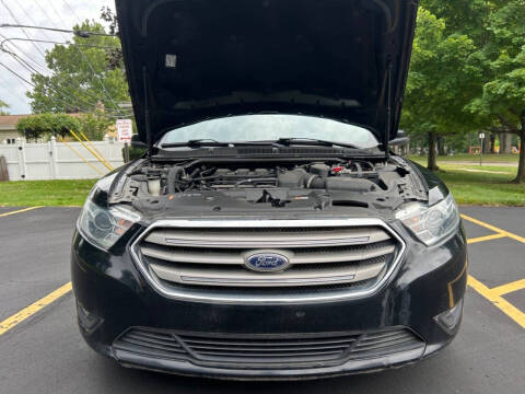 2016 Ford Taurus SEL