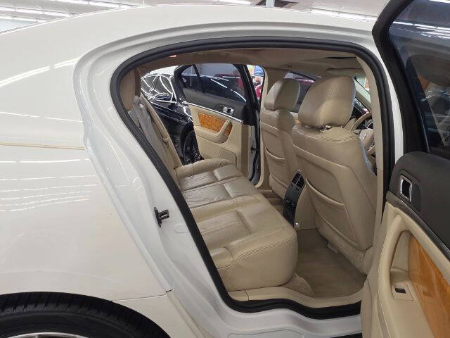 2011 Lincoln MKS